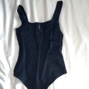 Abercrombie black hook & eye bodysuit - size M